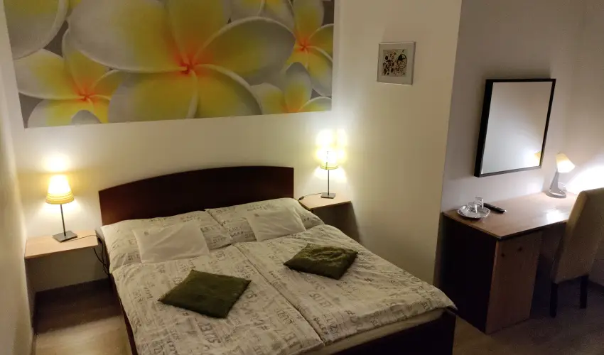 Bor�ka Panzi� Par�df�rd� - M�rcius 15. (min. 3 �j)