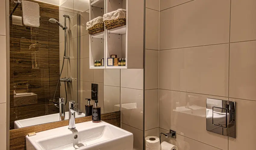 Cardoner Hotel Pilisszentkereszt - M�rcius 15. - teljes el�refizet�ssel (min. 2 �j)