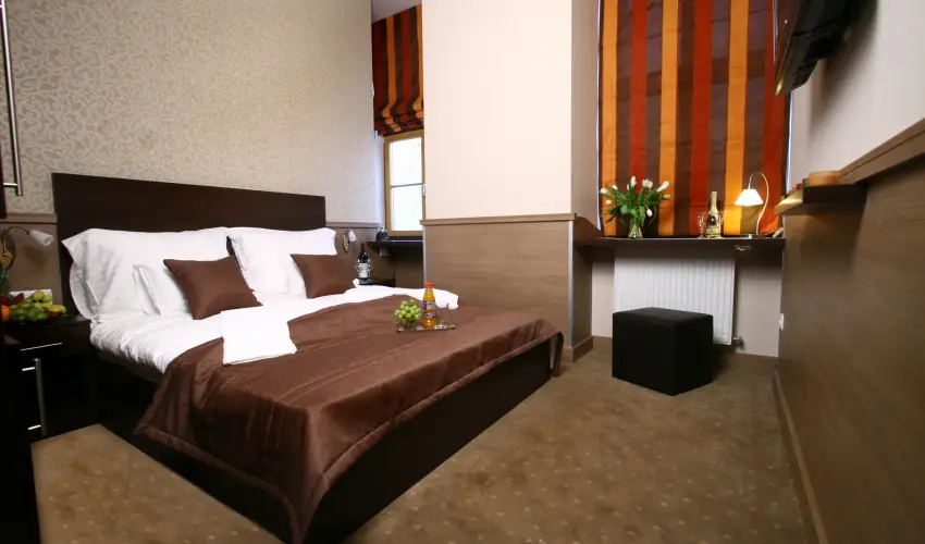 Central Hotel 21 Budapest - M�rcius 15. - teljes el�refizet�ssel (min. 2 �j)