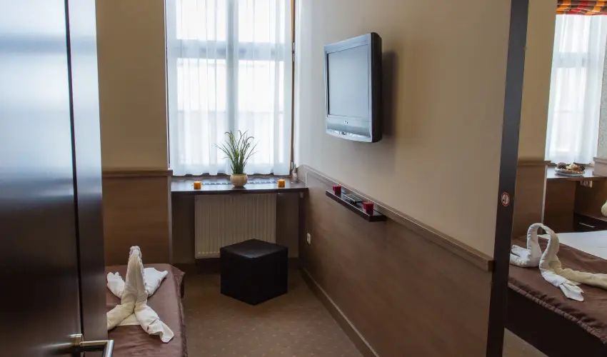 Central Hotel 21 Budapest - M�rcius 15. - teljes el�refizet�ssel (min. 2 �j)