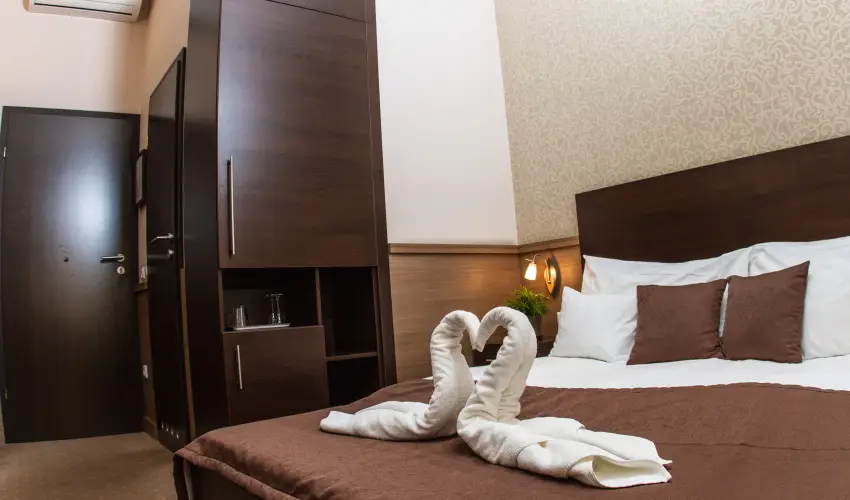 Central Hotel 21 Budapest - M�rcius 15. - teljes el�refizet�ssel (min. 2 �j)