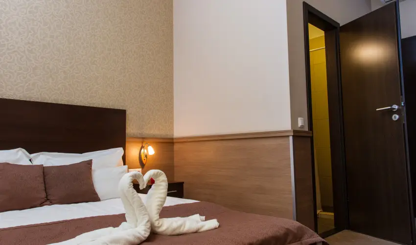 Central Hotel 21 Budapest - M�rcius 15. - teljes el�refizet�ssel (min. 2 �j)
