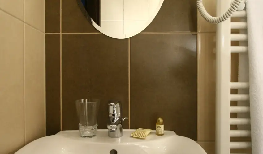 Central Hotel 21 Budapest - M�rcius 15. - teljes el�refizet�ssel (min. 2 �j)