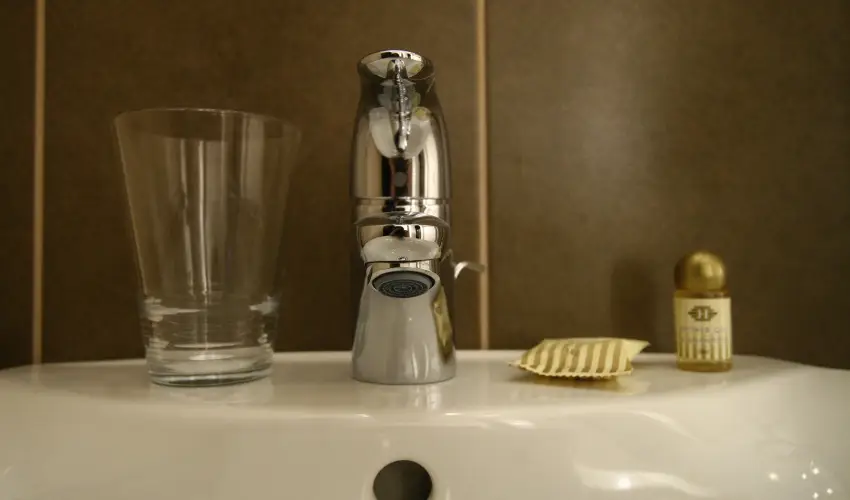 Central Hotel 21 Budapest - M�rcius 15. - teljes el�refizet�ssel (min. 2 �j)