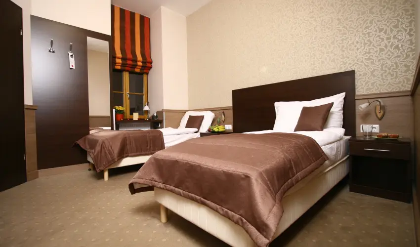 Central Hotel 21 Budapest - M�rcius 15. - teljes el�refizet�ssel (min. 2 �j)