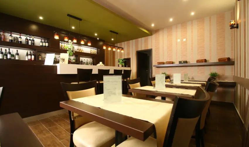 Central Hotel 21 Budapest - M�rcius 15. - teljes el�refizet�ssel (min. 2 �j)