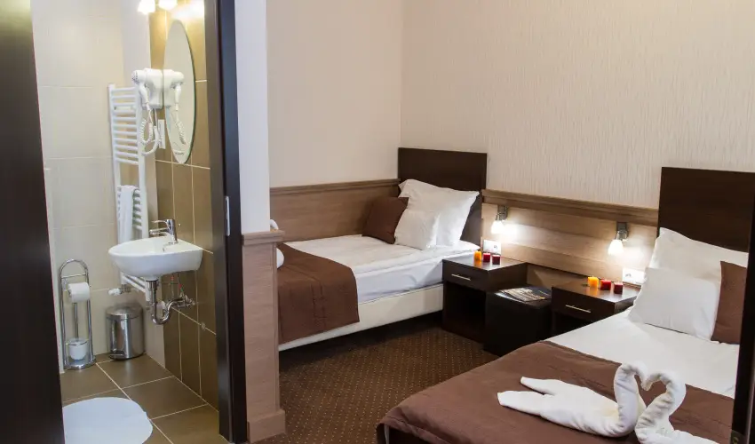 Central Hotel 21 Budapest - M�rcius 15. - teljes el�refizet�ssel (min. 2 �j)