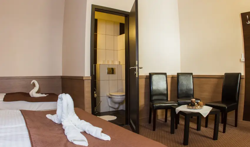 Central Hotel 21 Budapest - M�rcius 15. - teljes el�refizet�ssel (min. 2 �j)