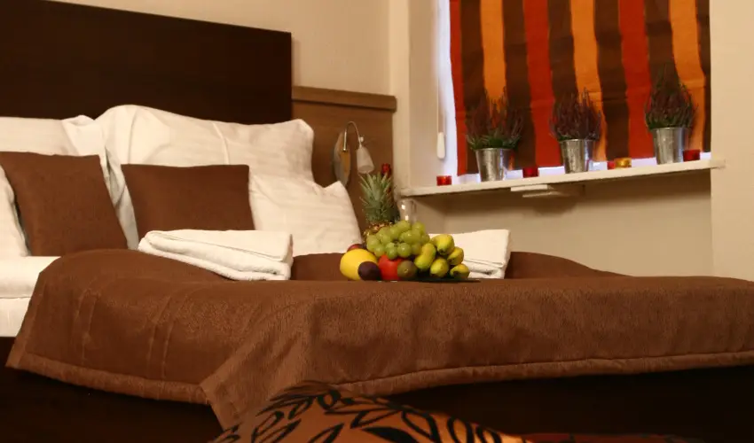 Central Hotel 21 Budapest - M�rcius 15. - teljes el�refizet�ssel (min. 2 �j)