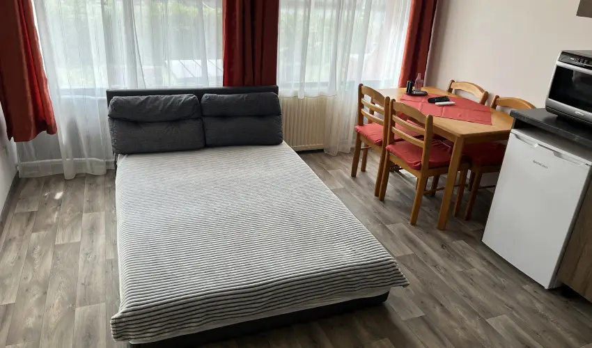 Centroom Apartman Dunaf�ldv�r - M�rcius 15.