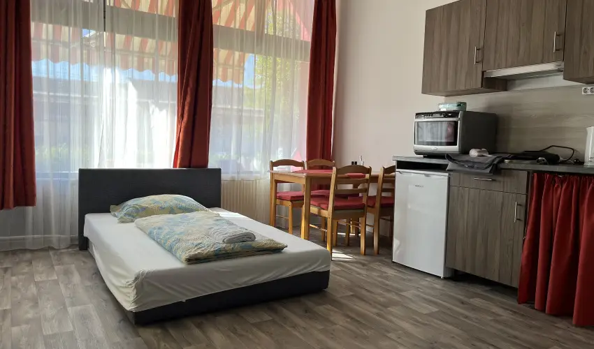 Centroom Apartman Dunaf�ldv�r - M�rcius 15.