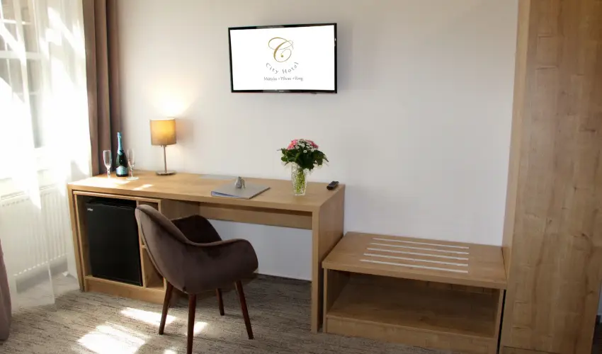 City Hotel Ring Budapest - M�rcius 15. (min. 3 �j)