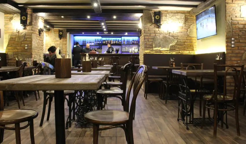 City Hotel Ring Budapest - M�rcius 15. (min. 3 �j)