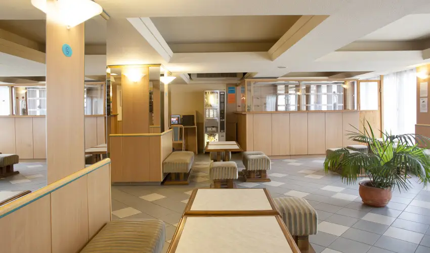 City Hotel M�ty�s Budapest - M�rcius 15.  (min. 3 �j)