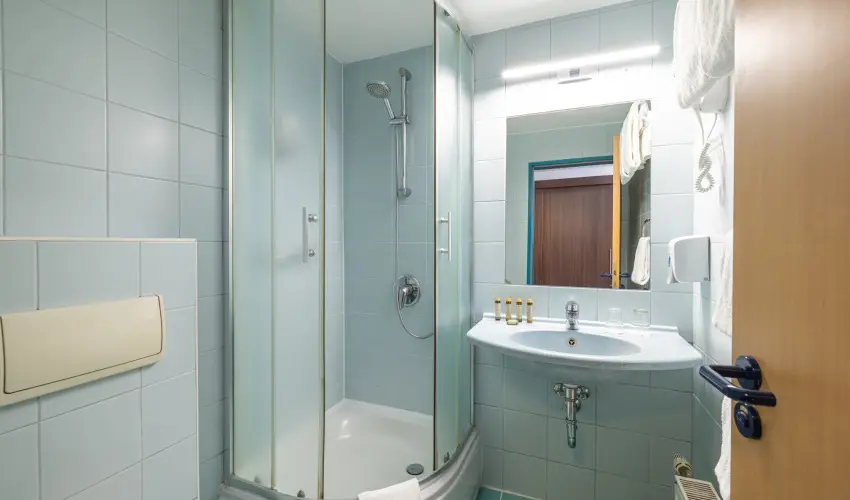 City Hotel M�ty�s Budapest - M�rcius 15.  (min. 3 �j)