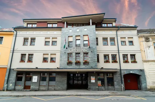Hotel Civitas - M�rcius 15.  (min. 3 �j)