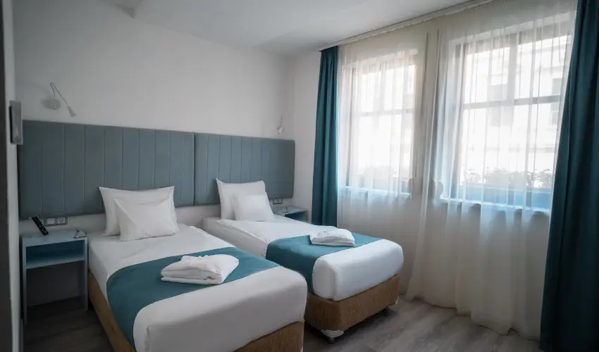 Hotel Civitas Sopron - M�rcius 15. - teljes el�refizet�ssel