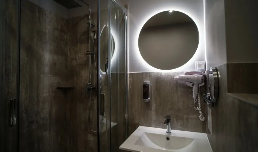 Hotel Civitas Sopron - M�rcius 15. - teljes el�refizet�ssel