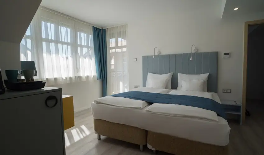 Hotel Civitas Sopron - M�rcius 15. - teljes el�refizet�ssel