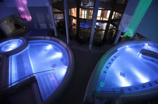 Colosseum Wellness Hotel - M�rcius 15. 
