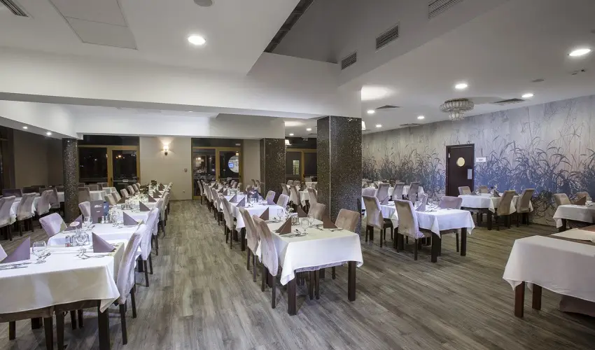 Colosseum Wellness Hotel M�rahalom - M�rcius 15. 