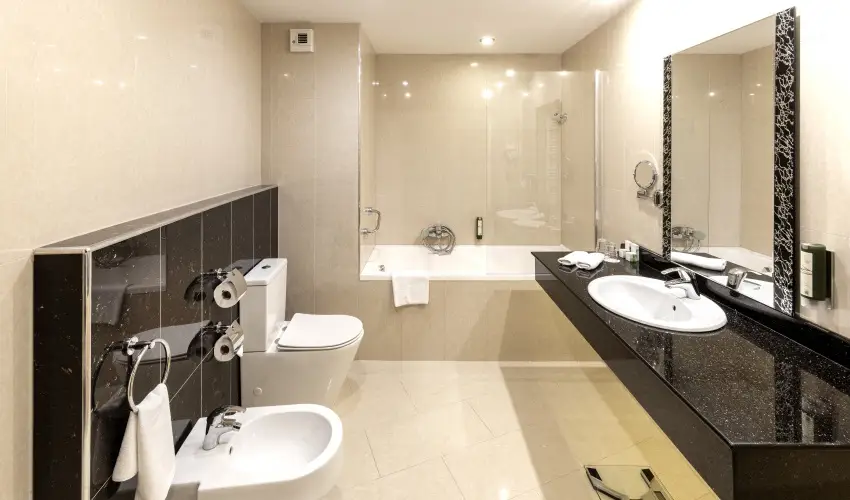 Colosseum Wellness Hotel M�rahalom - M�rcius 15. 
