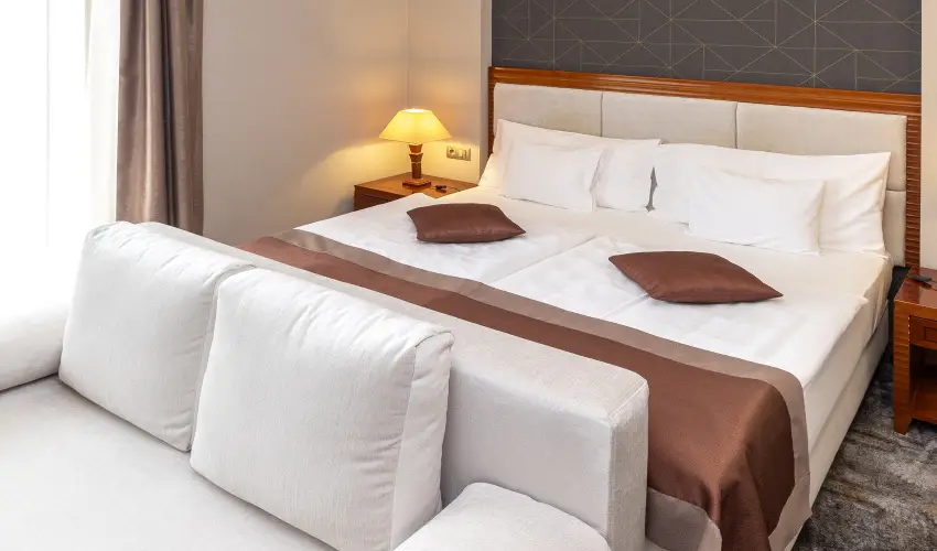 Colosseum Wellness Hotel M�rahalom - M�rcius 15. 