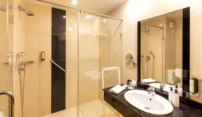 Colosseum Wellness Hotel M�rahalom