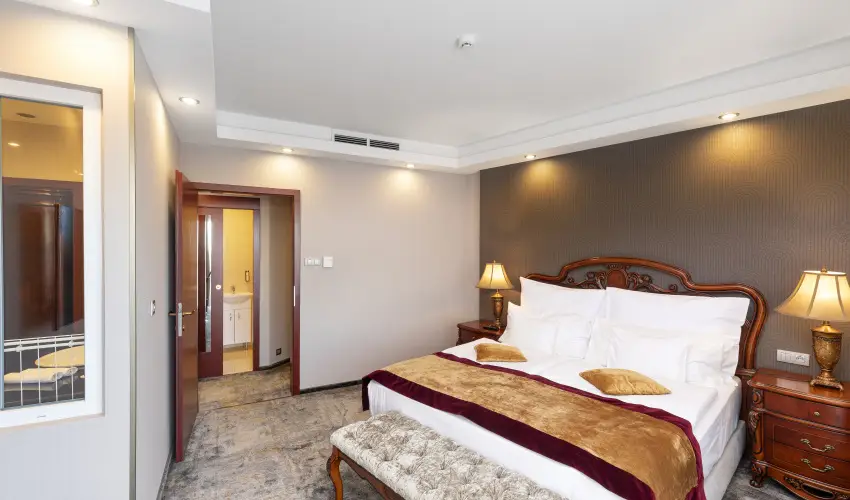 Colosseum Wellness Hotel M�rahalom - M�rcius 15. 
