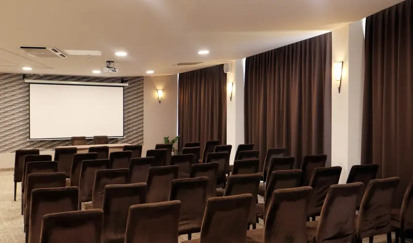 Colosseum Wellness Hotel M�rahalom - M�rcius 15. 