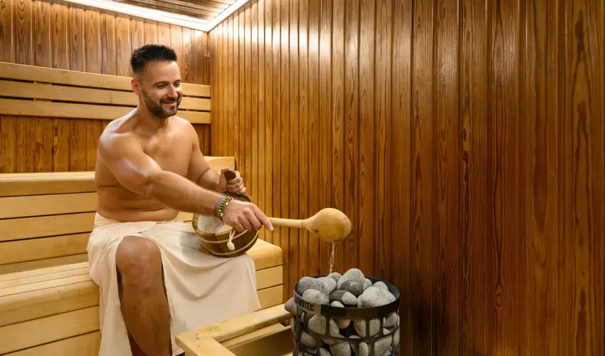 Colosseum Wellness Hotel M�rahalom - M�rcius 15. 