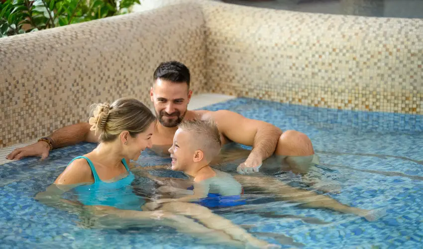 Colosseum Wellness Hotel M�rahalom - M�rcius 15. 