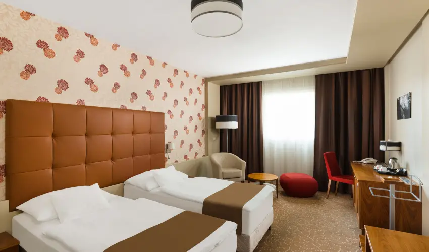 Corso Hotel P�cs P�cs - M�rcius 15. 