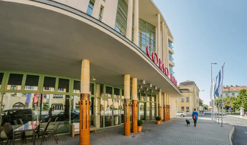 Corso Hotel P�cs P�cs - M�rcius 15. 