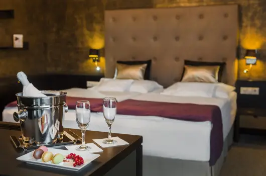Corso Hotel P�cs - M�rcius 15. 