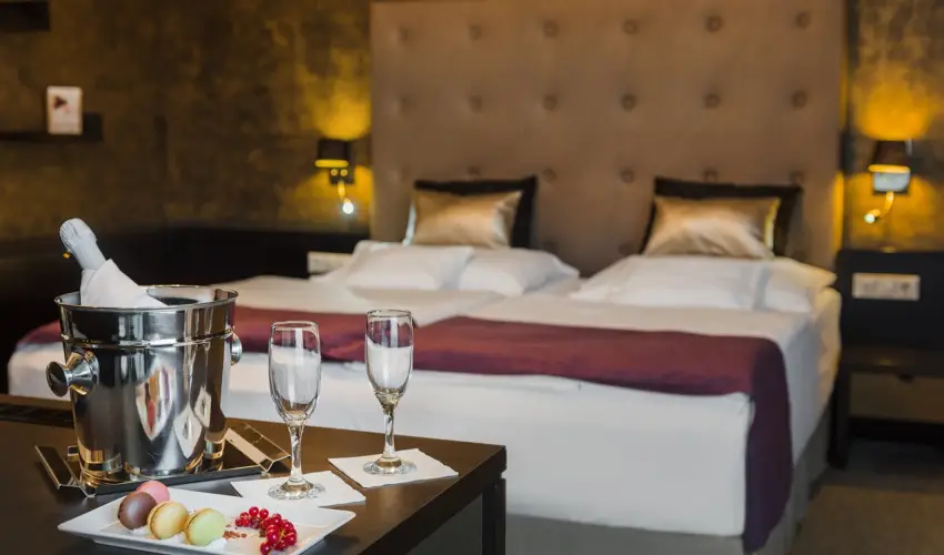Corso Hotel P�cs P�cs - M�rcius 15. 