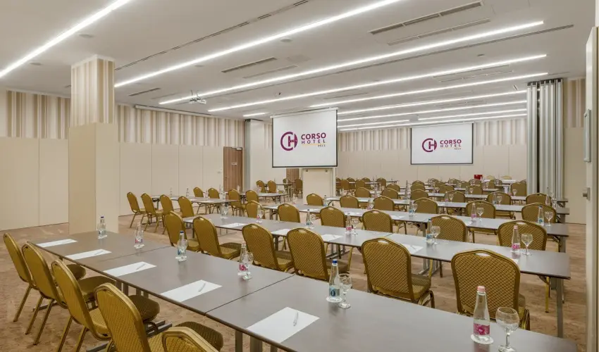 Corso Hotel P�cs P�cs - M�rcius 15. 