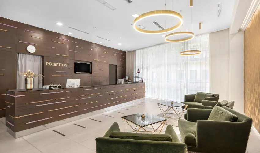 Corso Hotel P�cs P�cs - M�rcius 15. 