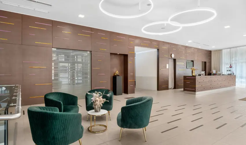 Corso Hotel P�cs P�cs - M�rcius 15. 
