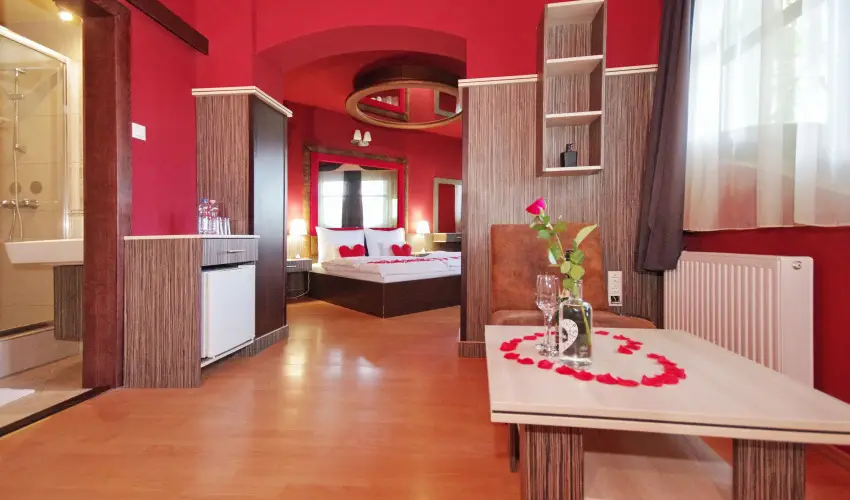 Corvin Hotel Gyula - M�rcius 15. 