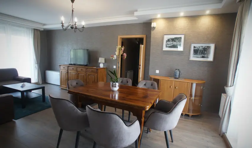 Solaris Apartman & Resort Cserkesz�l� - M�rcius 15. 