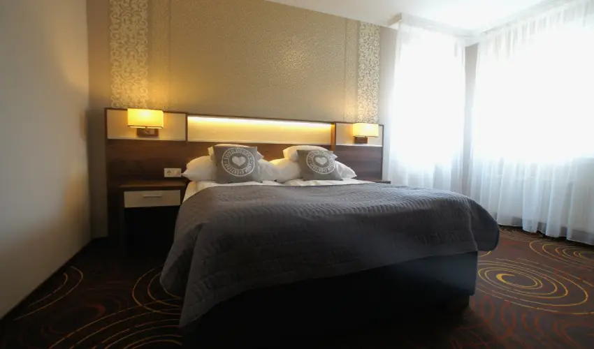 Solaris Apartman & Resort Cserkesz�l� - M�rcius 15. 