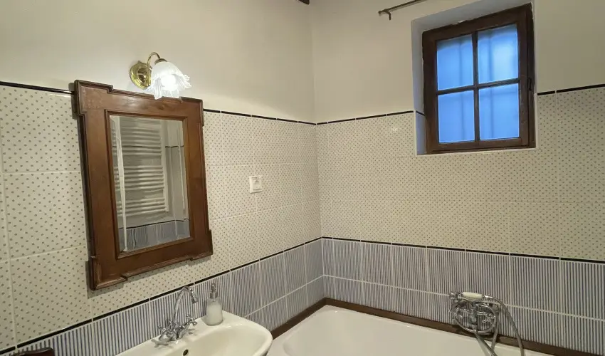 Czir�ka Vend�gh�z Tolcsva - M�rcius 15.  (min. 2 �j)