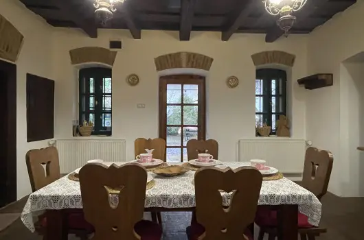 Czir�ka Vend�gh�z - M�rcius 15. (min. 2 �j)