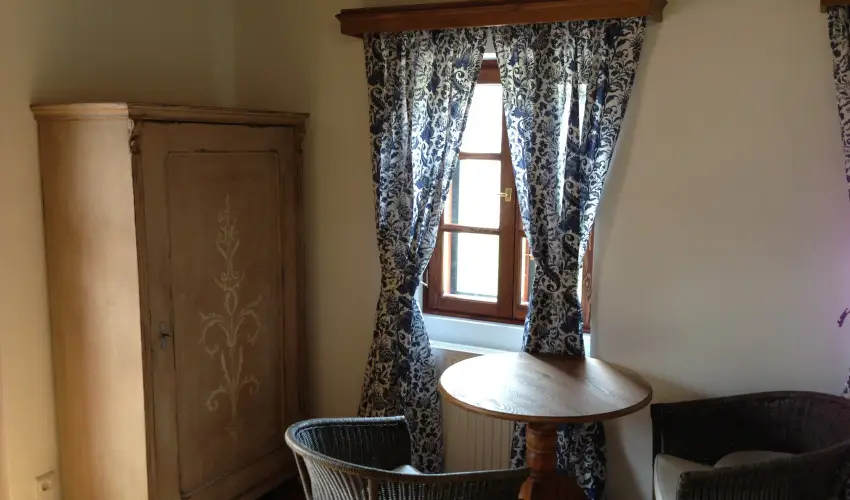 Czir�ka Vend�gh�z Tolcsva - M�rcius 15.  (min. 2 �j)