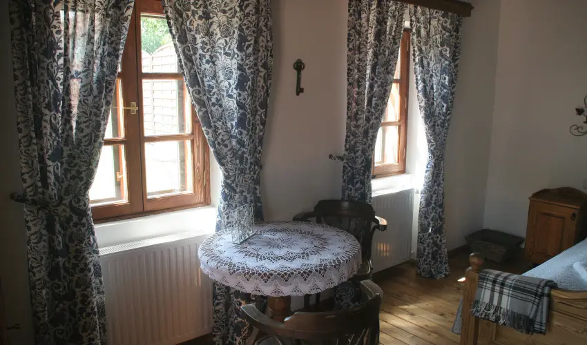 Czir�ka Vend�gh�z Tolcsva - M�rcius 15.  (min. 2 �j)