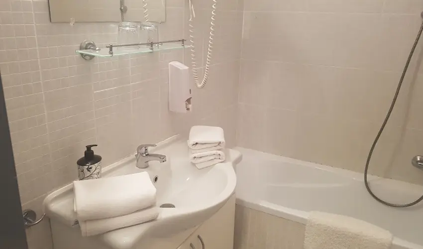 D&A Apartmanh�z Egerszal�k - M�rcius 15. 