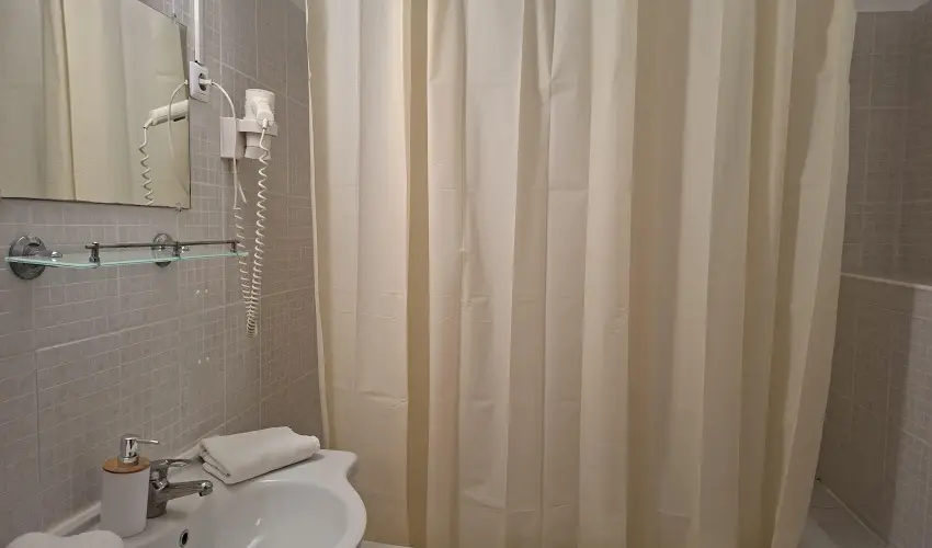 D&A Apartmanh�z Egerszal�k - M�rcius 15. 