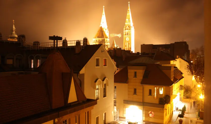 D�m Hotel Szeged - M�rcius 15. 