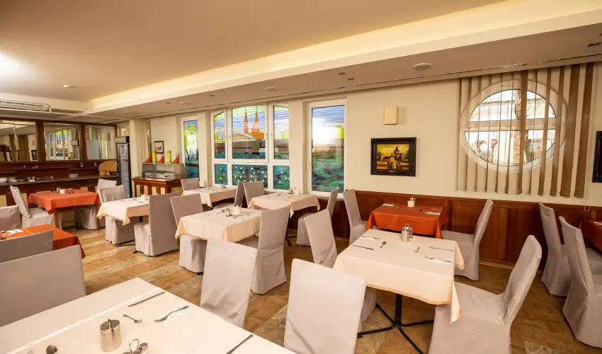 D�m Hotel Szeged - M�rcius 15. 
